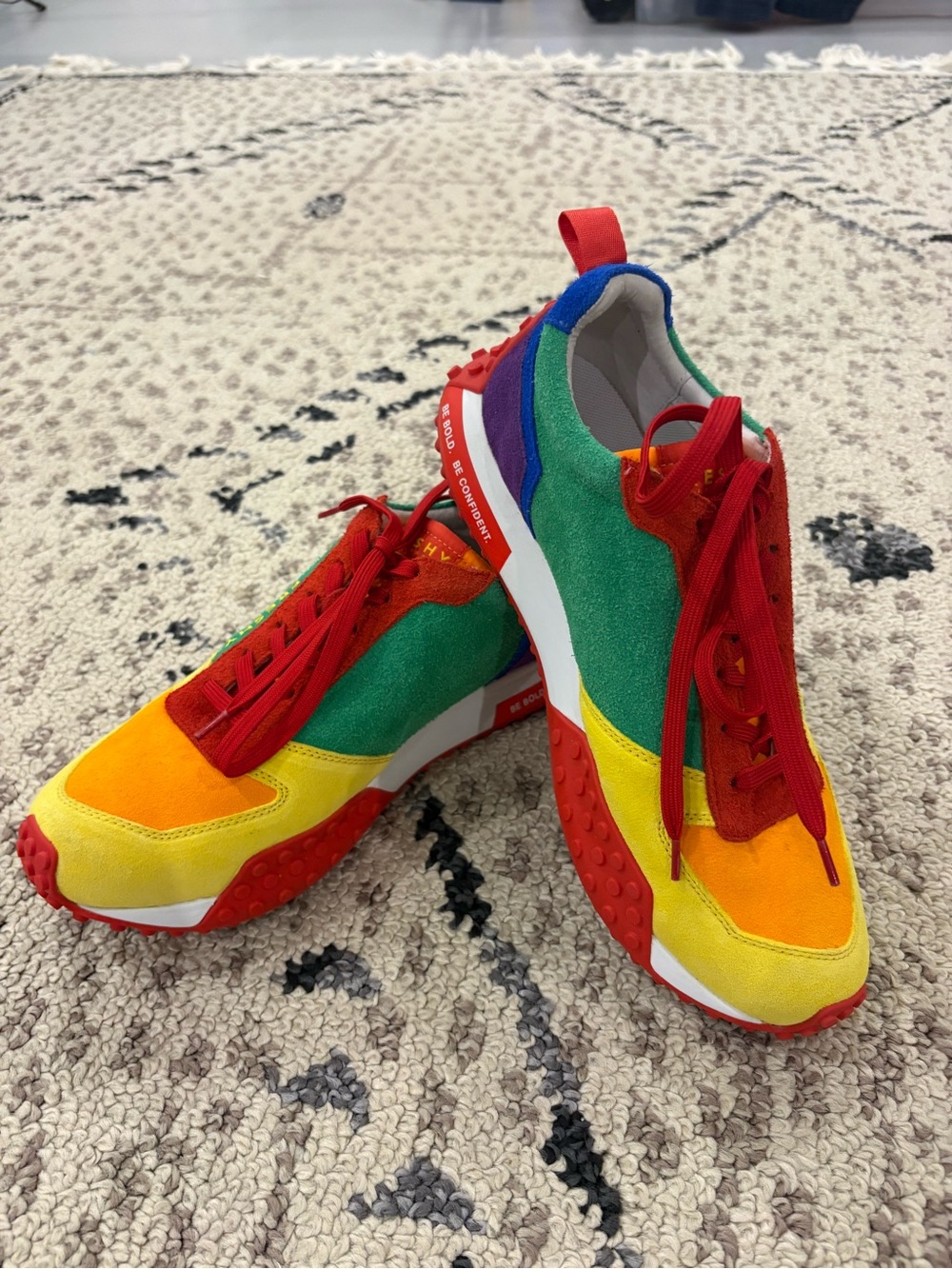 FRESHY California Men's Smoove Trainer Flavors Suede Sneakers Size 10 NWOT DT110